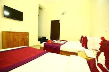 Capital O 10546 Parkway Inn Chennai Exterior photo