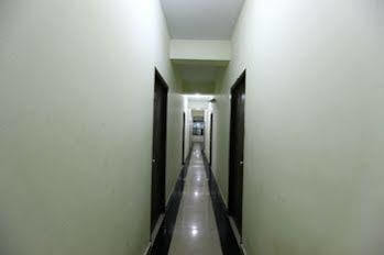 Capital O 10546 Parkway Inn Chennai Exterior photo